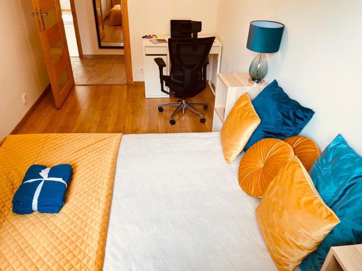 Luxury 4-Bedroom Apartment In Centre - Self-Check In & Fast Wifi 바르샤바 외부 사진