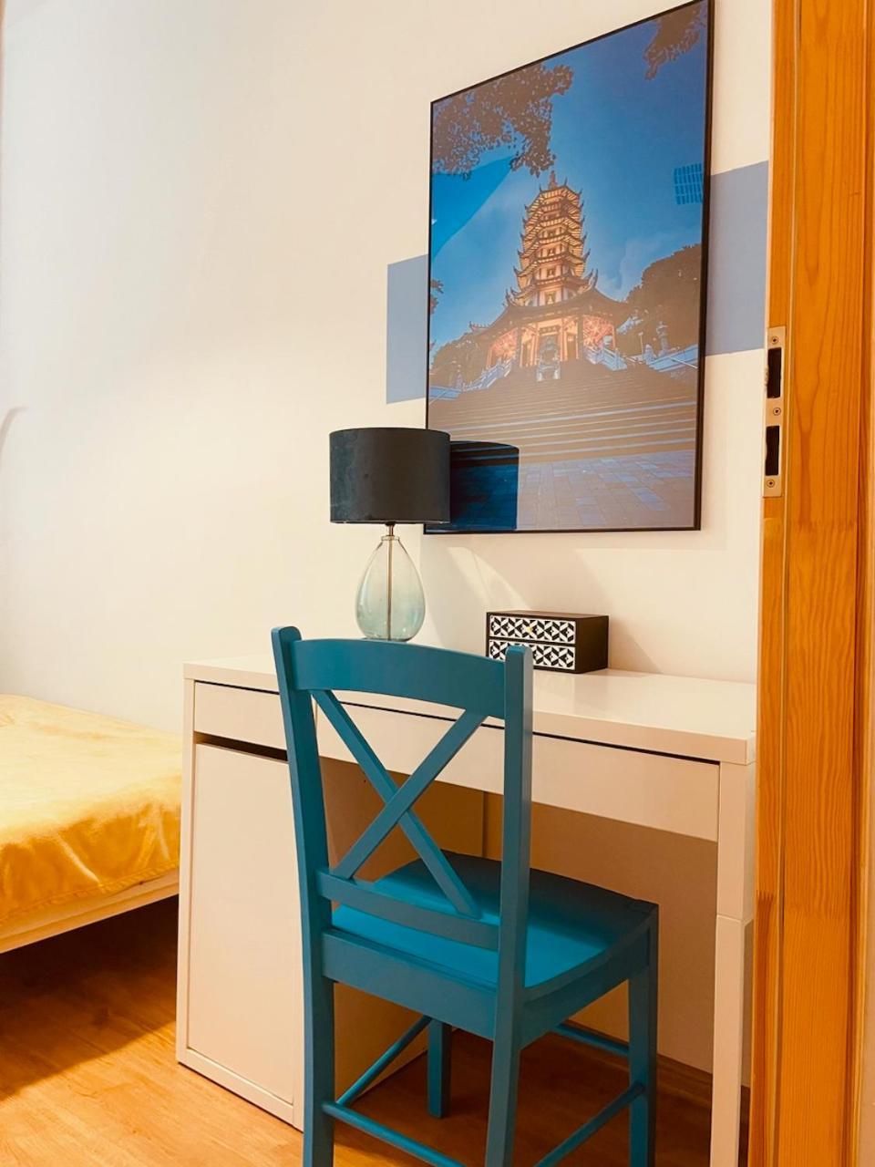 Luxury 4-Bedroom Apartment In Centre - Self-Check In & Fast Wifi 바르샤바 외부 사진
