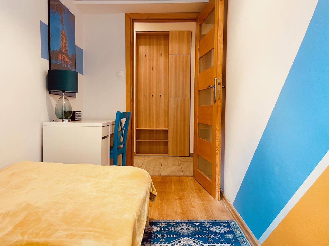 Luxury 4-Bedroom Apartment In Centre - Self-Check In & Fast Wifi 바르샤바 외부 사진