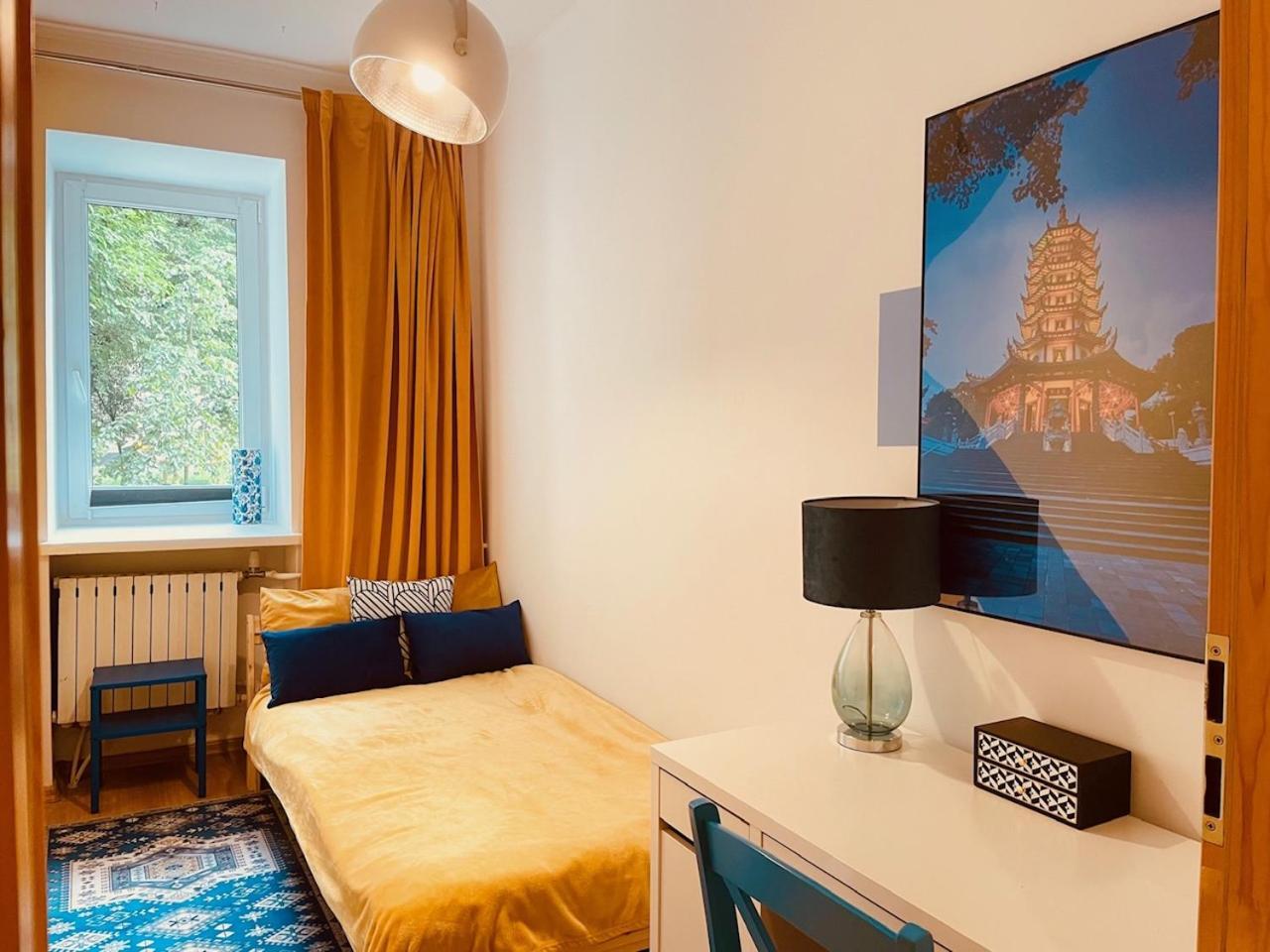 Luxury 4-Bedroom Apartment In Centre - Self-Check In & Fast Wifi 바르샤바 외부 사진