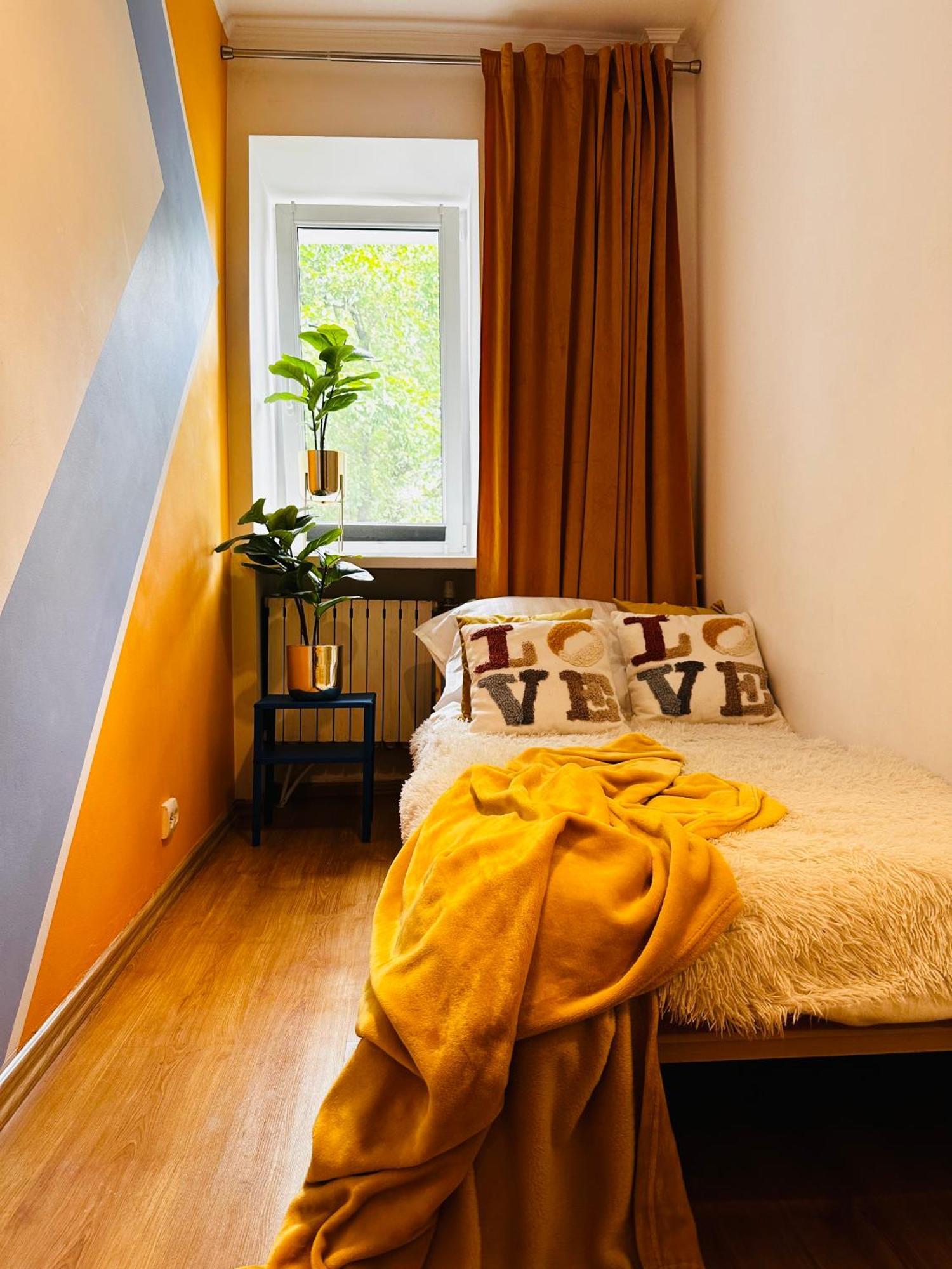 Luxury 4-Bedroom Apartment In Centre - Self-Check In & Fast Wifi 바르샤바 외부 사진
