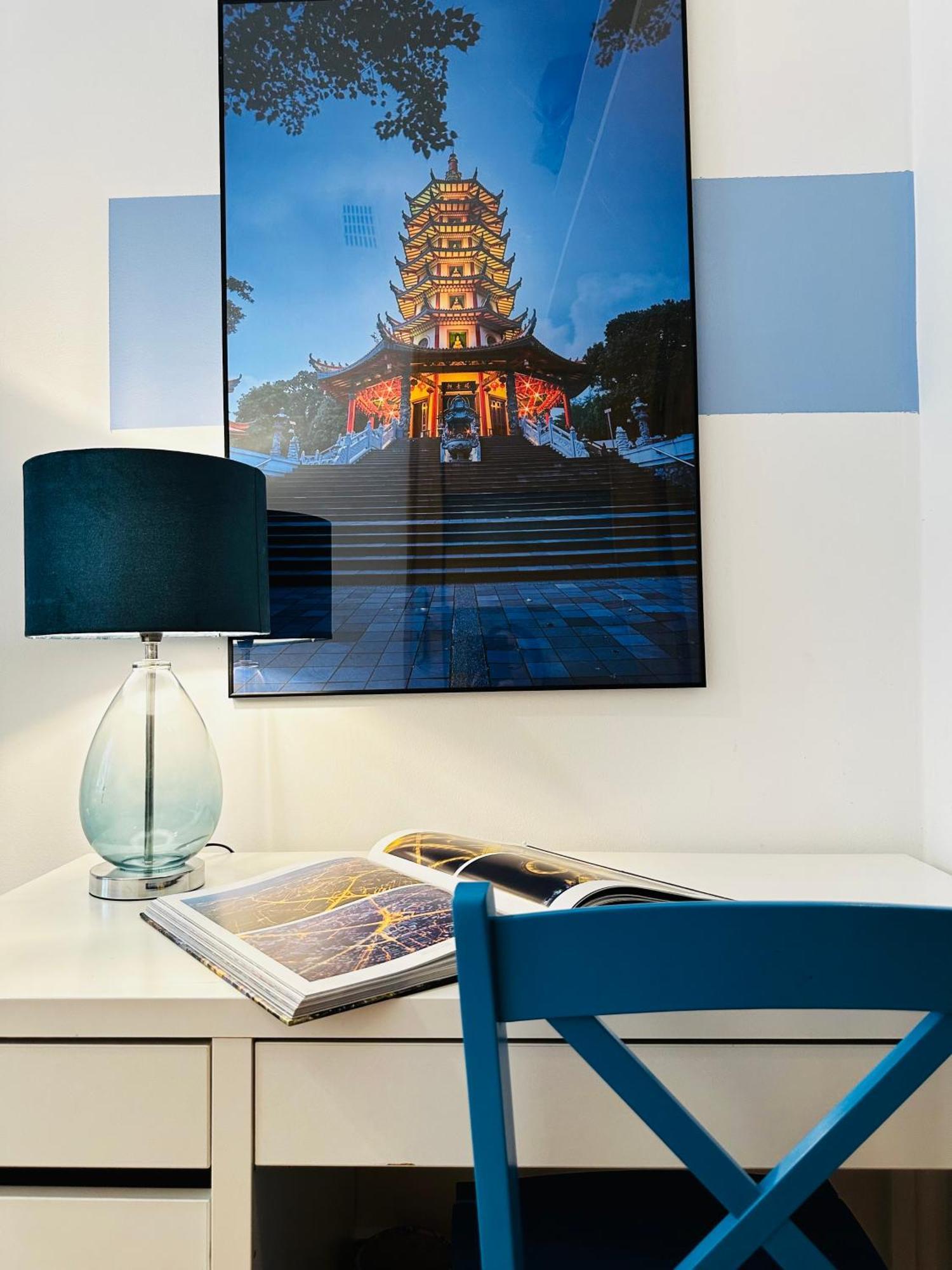 Luxury 4-Bedroom Apartment In Centre - Self-Check In & Fast Wifi 바르샤바 외부 사진