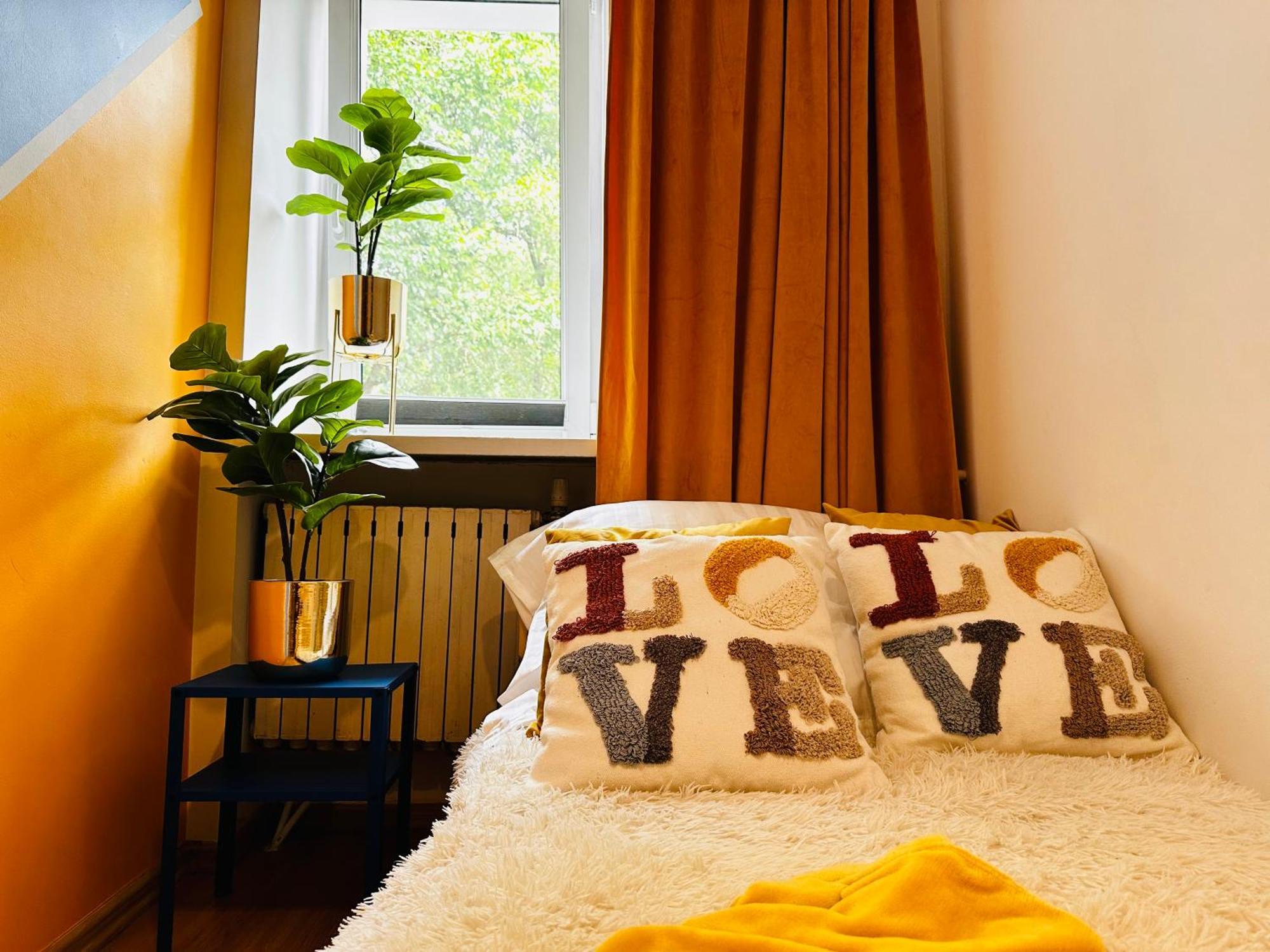 Luxury 4-Bedroom Apartment In Centre - Self-Check In & Fast Wifi 바르샤바 외부 사진